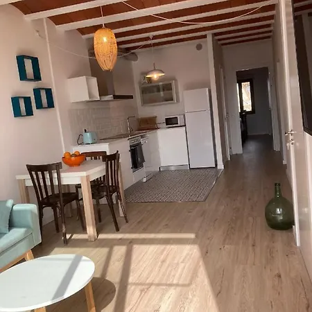 Llavi - Pati Canet De Mar